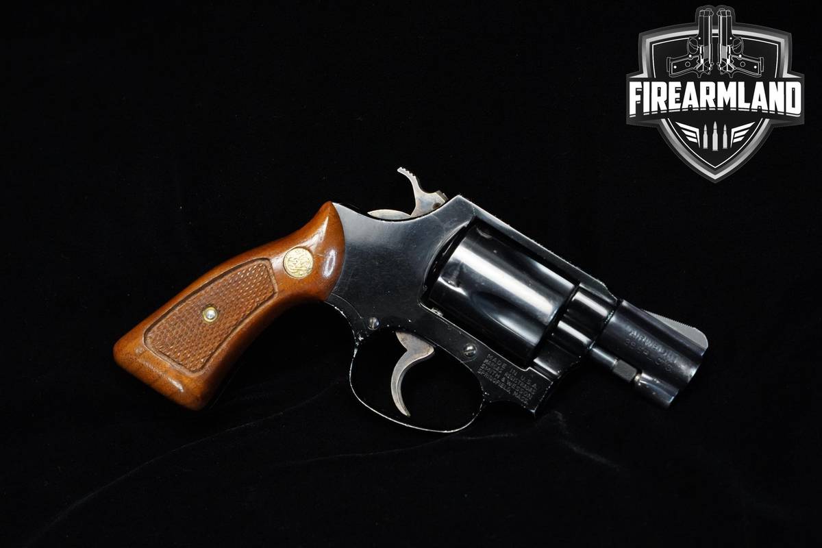 1981 Smith & Wesson (S&W) Model 37 Chiefs Special Air Weight 38 Special S&W