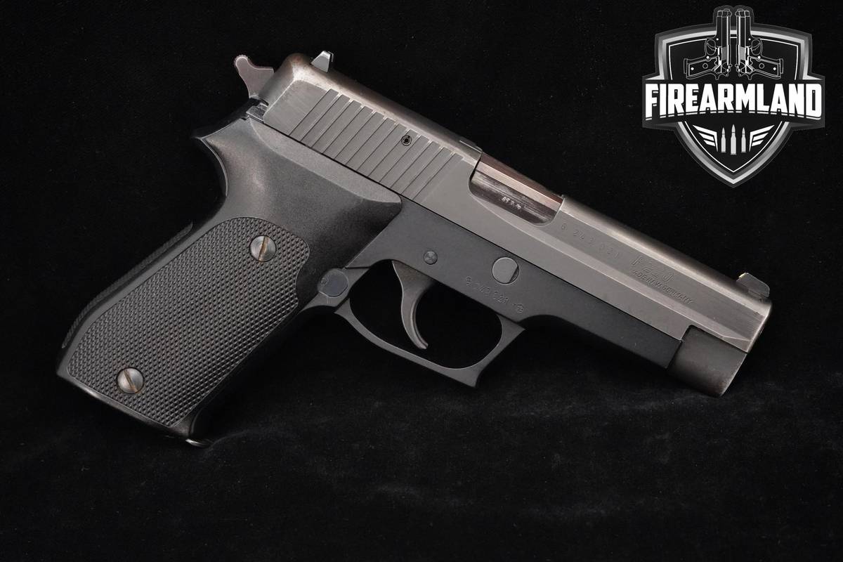 Sig Sauer P220 45 ACP 4.4" P 220 +2 MAGS & ORIG CASE