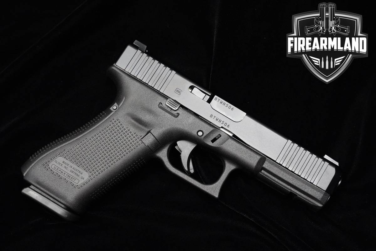 Glock 17 Gen5 9mm 4.49" Glock G17 G-17 Gen-5 +3 MAGS & ORIG CASE