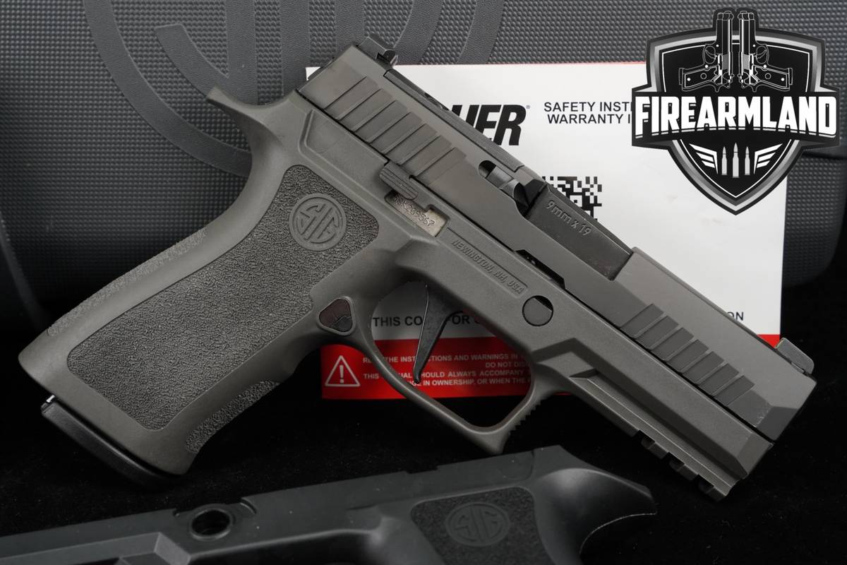 Sig Sauer P320 Carry 9mm 3.9" P-320 Optic-Ready +3 MAGS & ORIG CASE