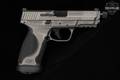 Smith & Wesson (S&W) M&P9 M2.0, Metal, Optics Ready, Threaded Barrel, No Thumb Safety 9mm Luger Tungsten Gray in Excellent Condition Image 5