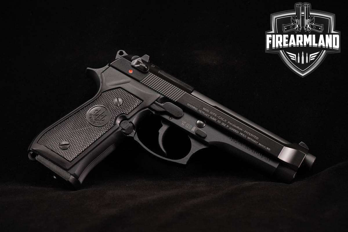Beretta Model 92FS 9mm 4.8 92-FS +2 MAGS, ORIG BOX & HOLSTER