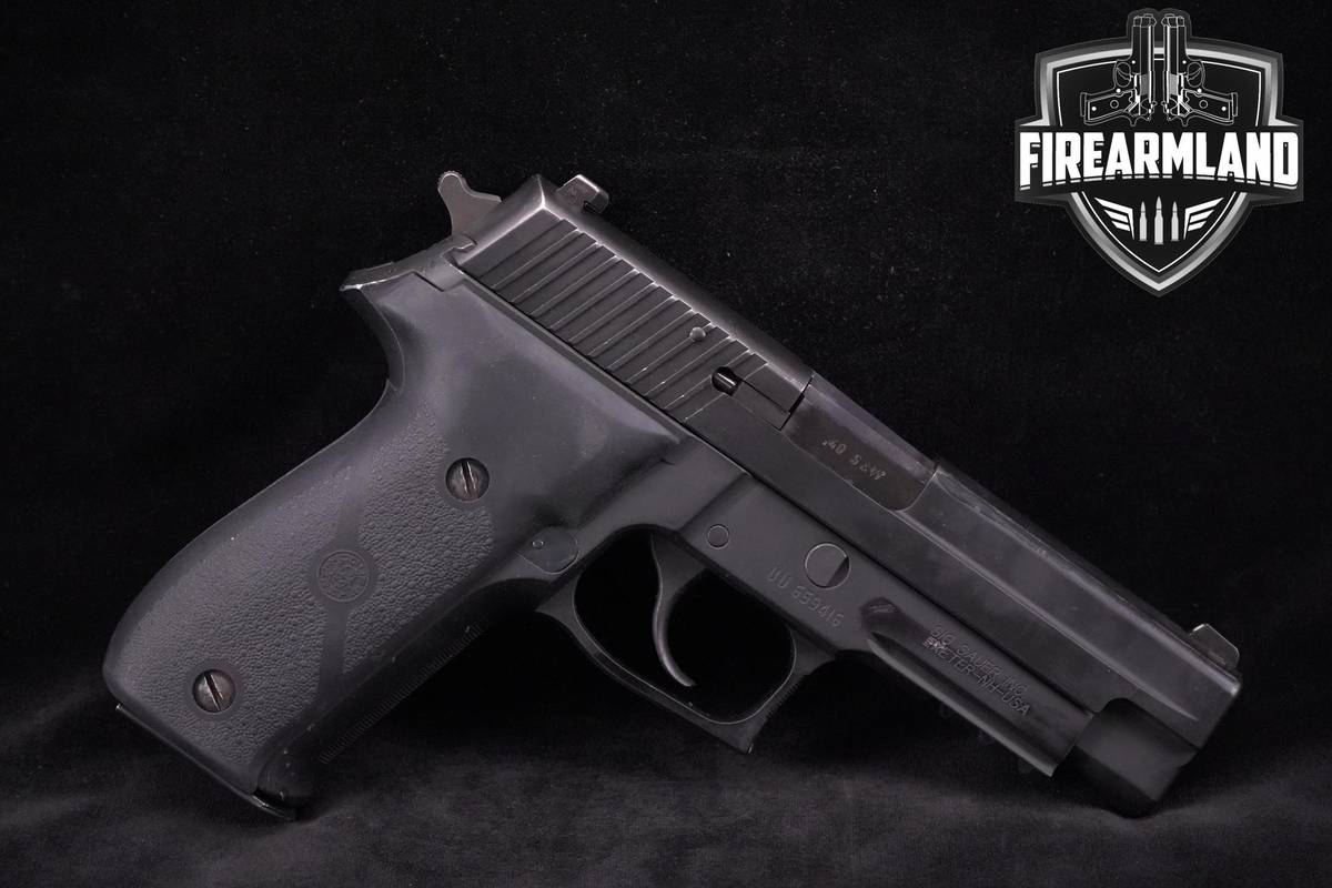 Sig Sauer P226 40 S&W 4.4" Sig-Sauer P226 SIG P226 P-226 2 MAGS & ORIG CASE