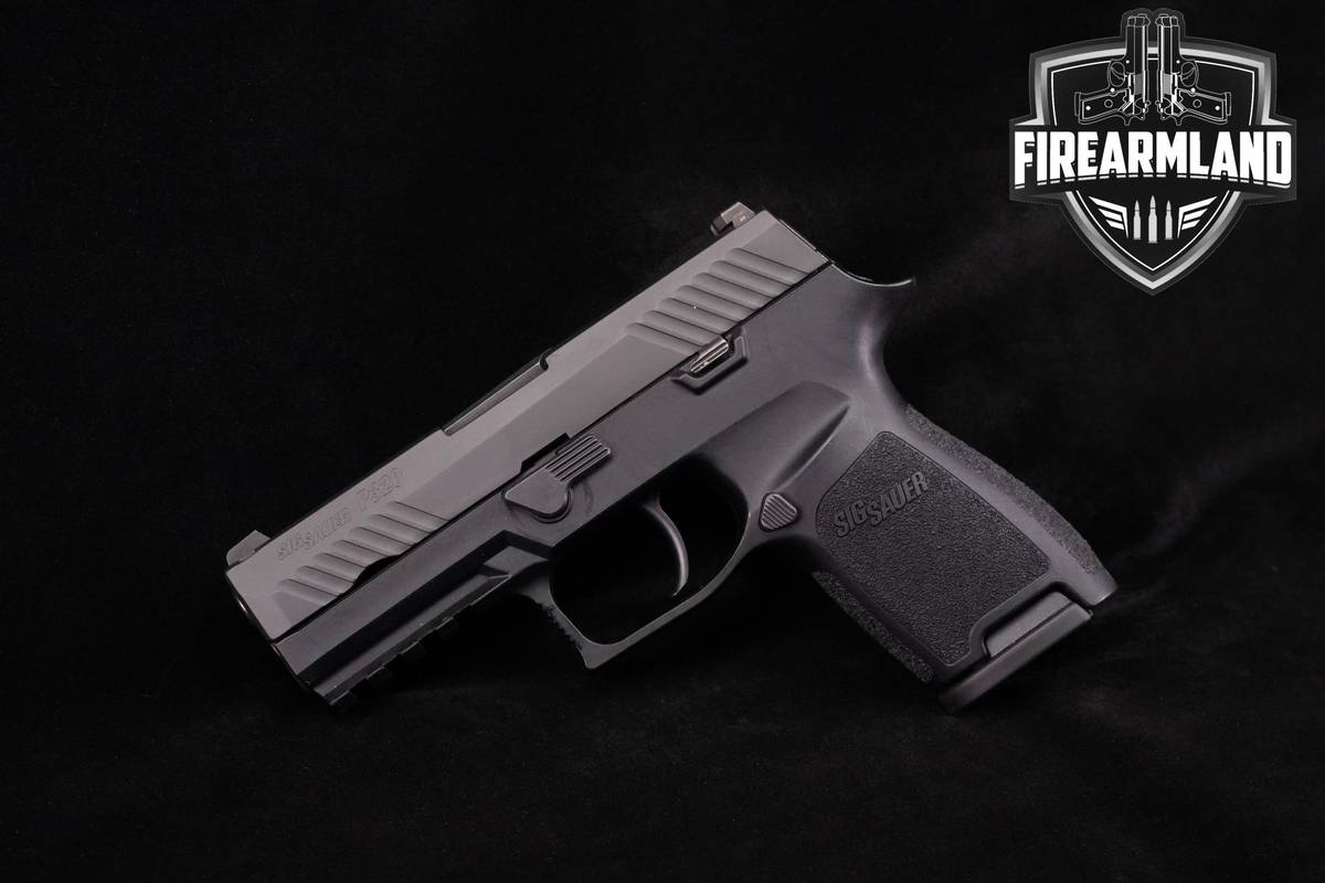 Sig Sauer P320 Compact Nitron 40 S&W 3.9 Nitron Black +2 MAGS+ CASE