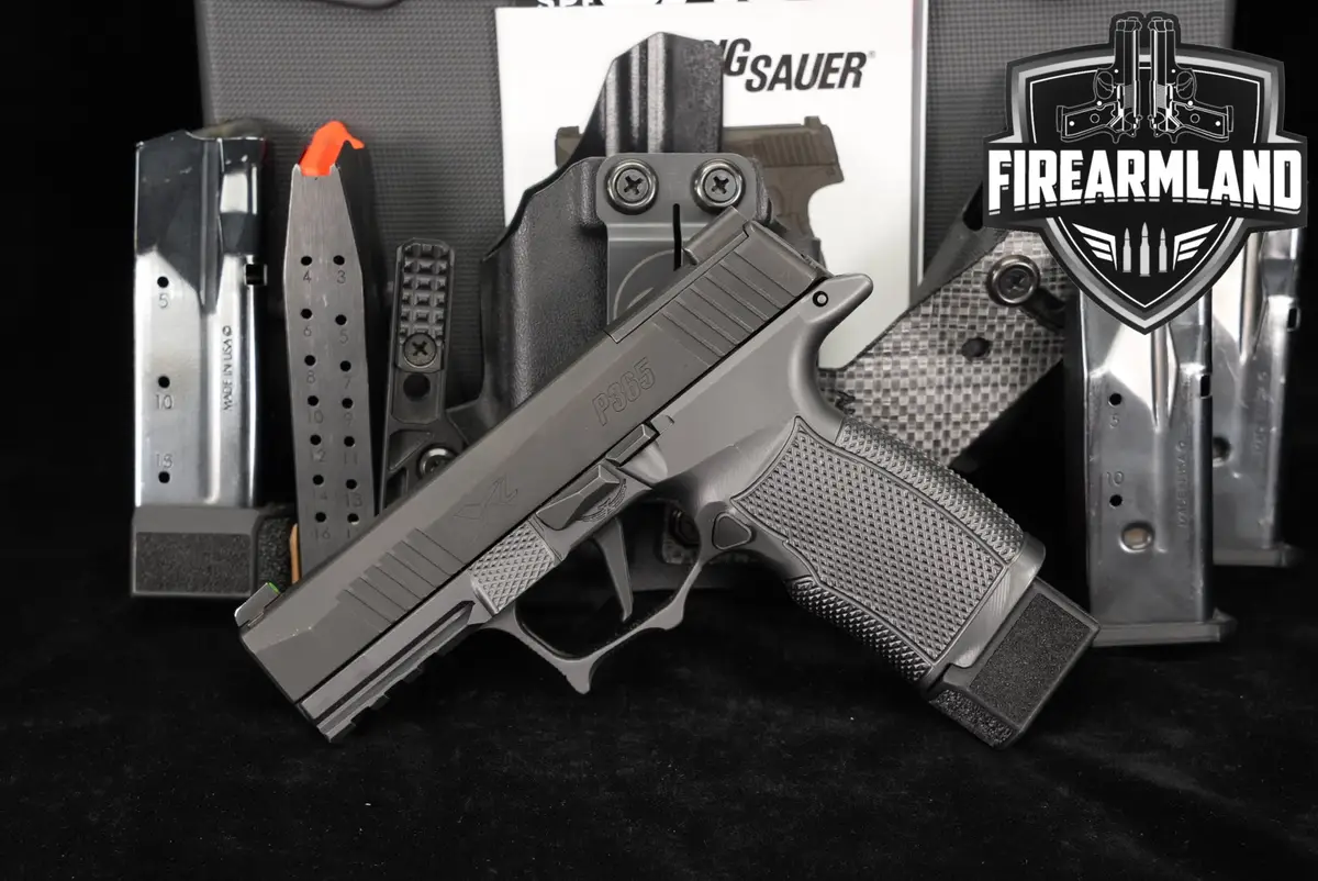 Sig Sauer P365 XL 9mm 3.7" ICARUS GRIP P-365 P365XL +5 MAGS & ORIG CASE