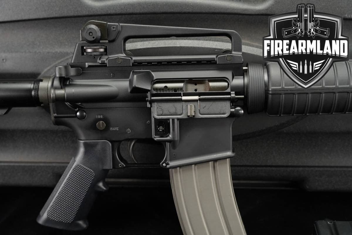 Bushmaster XM15-E2S M4/A3 Carbine 5.56 NATO AR-15 AR15 XM +4 MAGS, CASE