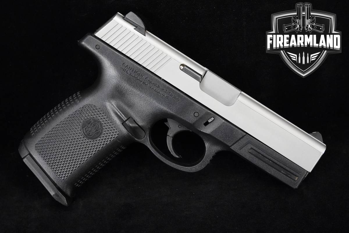 Smith & Wesson (S&W) Sigma SW40VE 40 S&W 4" Two-Tone S&W SW40-VE +2 MAGS
