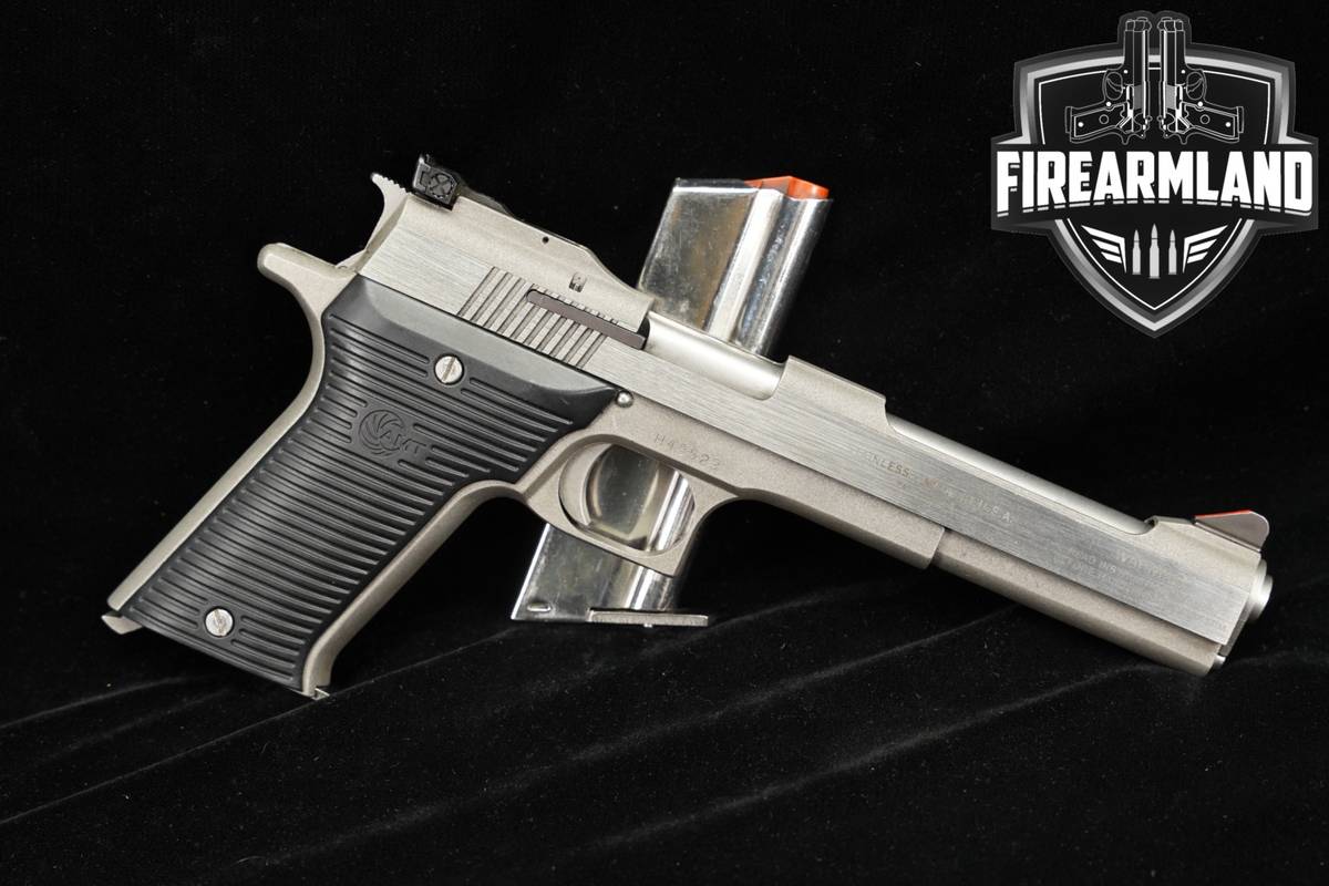 AMT AutoMag II 22 WMR 6" Stainless Auto Mag 2 +TWO MAGS