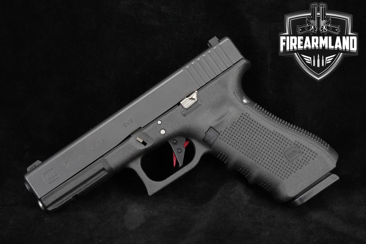 Glock G17 Gen 4 9mm Glock G-17 +3 MAGS & ORIG BOX