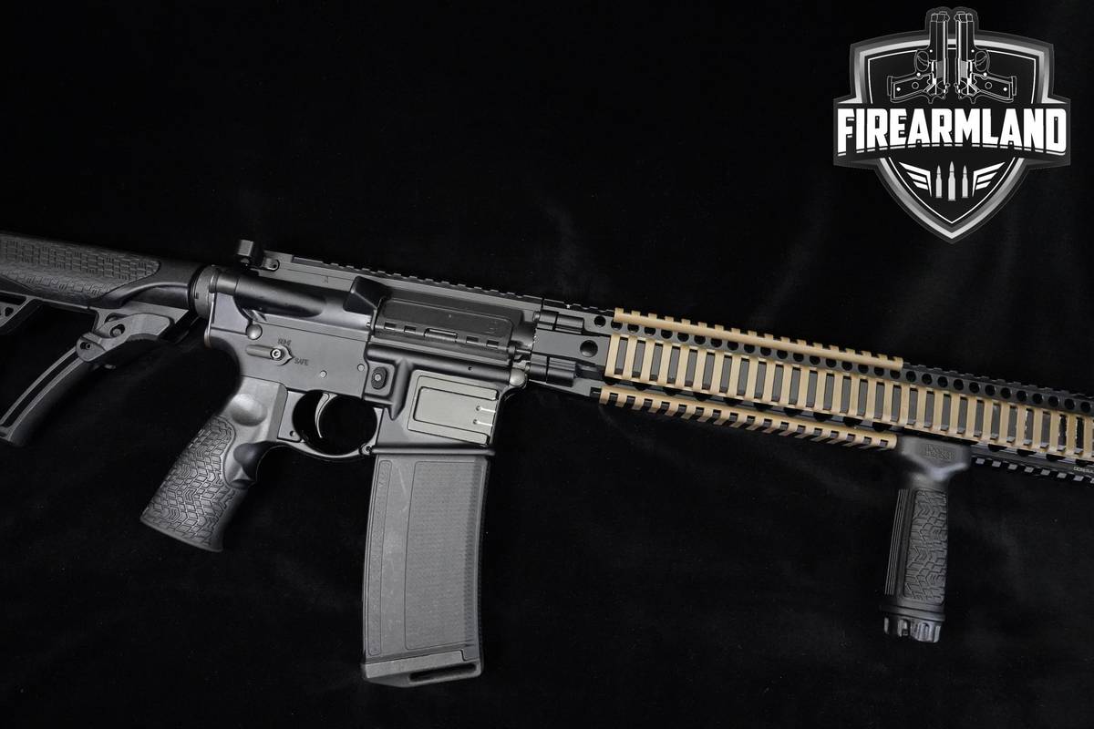 Daniel Defense DDM4 V9 5.56 NATO AR-15 AR15 AR 16" DDM4-V9 DD-M4 +ORIG CASE