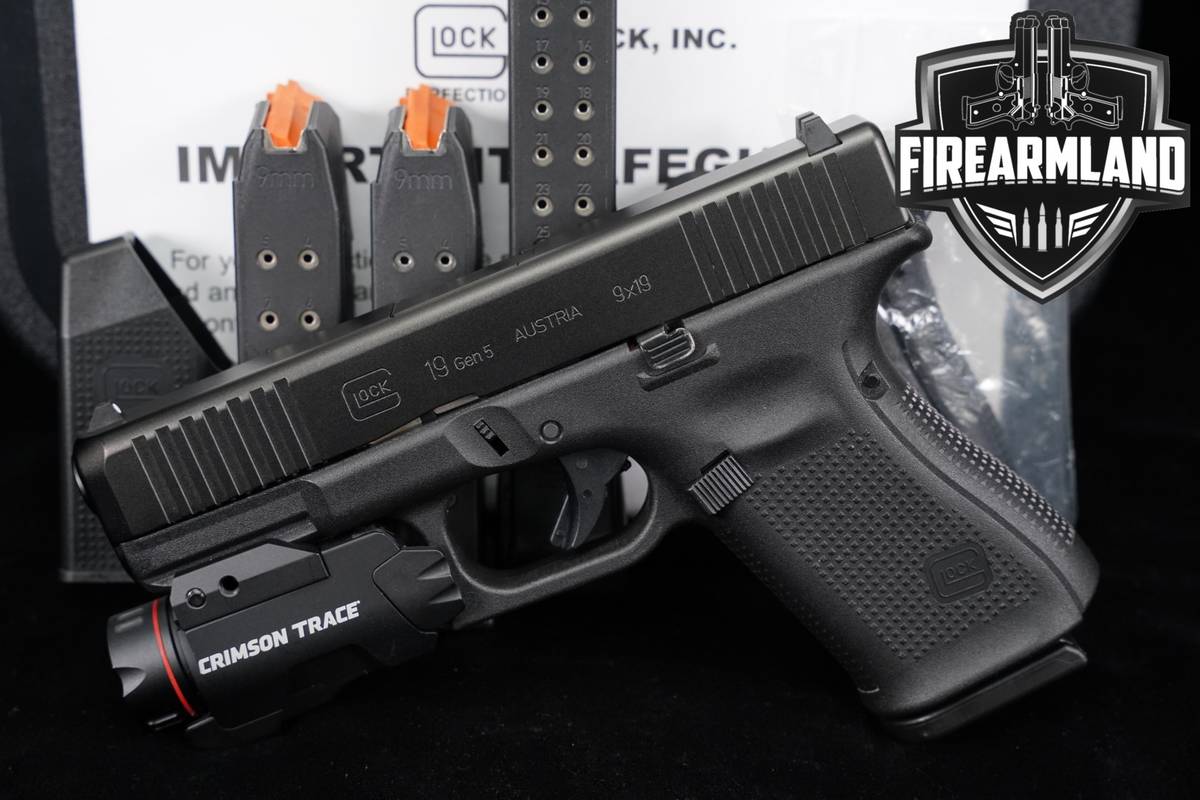Glock 19 Gen5 9mm G19 Gen 5 +4 MAGS, LIGHT & ORIG CASE