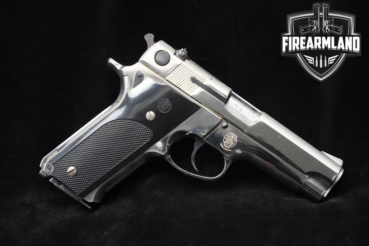 Smith & Wesson (S&W) Model 59 9mm 4" Nickel Plated S&W 59 +2 MAGS & HOLSTER