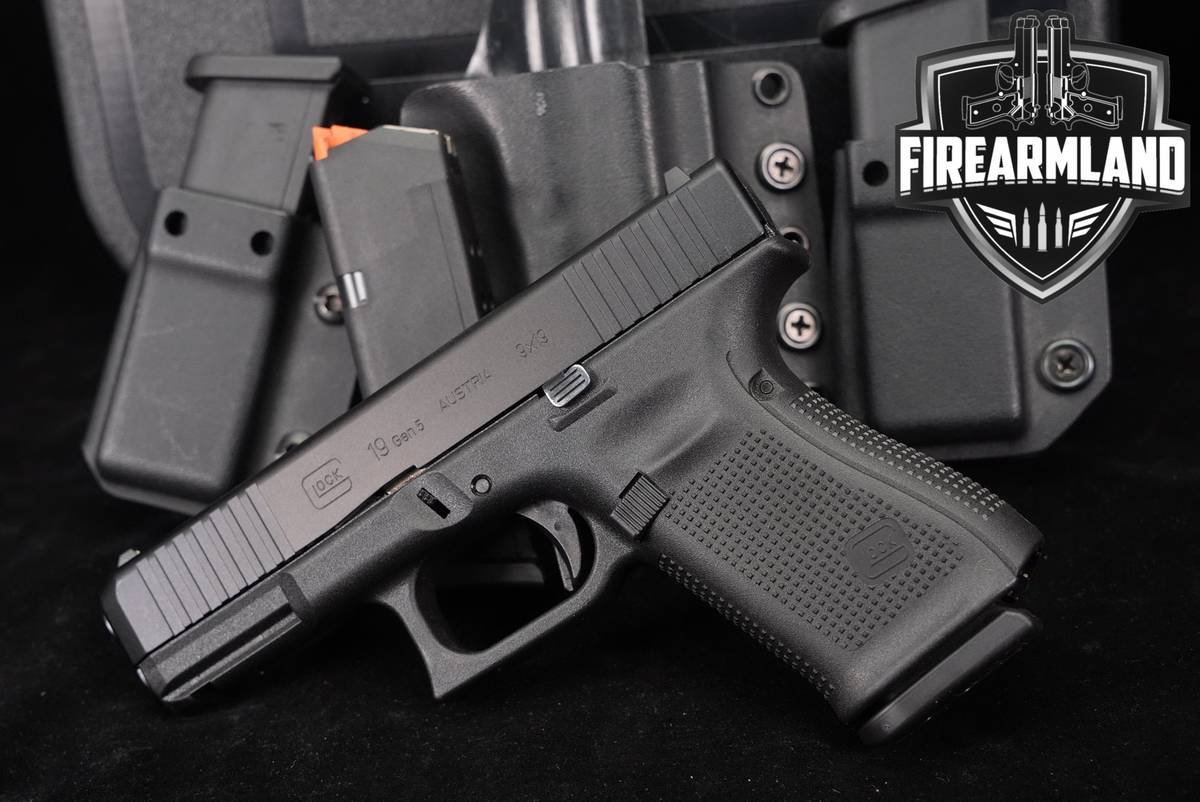 Glock 19 Gen5 G19 Gen 5 9mm 4.02" +4 MAGS, ORIG CASE & HOLSTERS