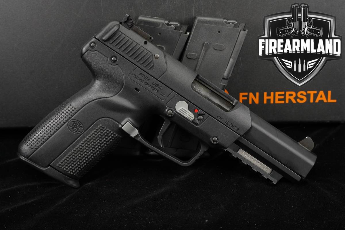 FN Five-seveN IOM (Individual Officer Model) 5.7x28 +3 MAGS & ORIG CASE