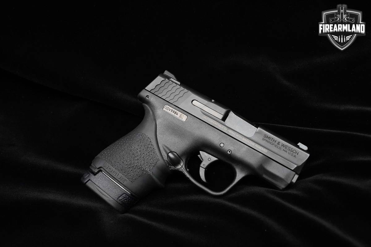 S&W M&P9 Shield 9mm 3" 8+1 Compact Smith & Wesson 9mm M&P9 S&W + HOLSTER