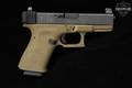Glock G19 Gen 3 9mm Luger Two-Tone Black & Tan in Good Condition Image 4