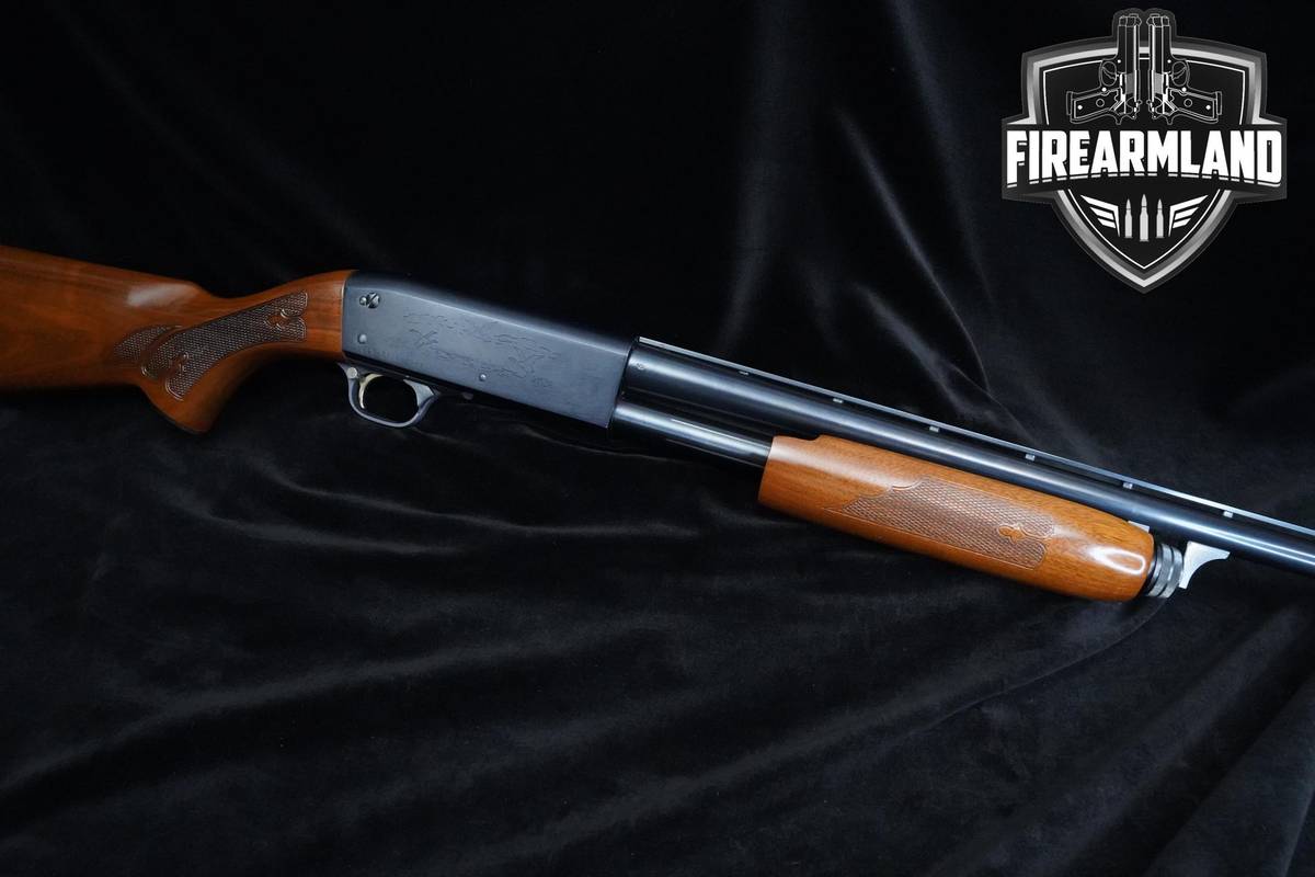 1979 Ithaca Model 37 Ultra Featherlight 20-Gauge 25" Blued Ithaca 37 2 3/4"