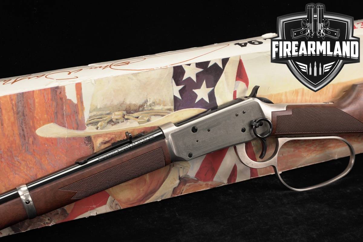 COMMEMORATIVE Winchester Model 94 JOHN WAYNE 32-40Winchester M94 +ORIG BOX
