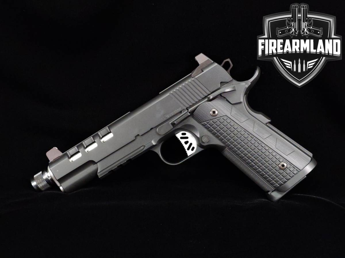 Dan Wesson Discretion 45 ACP 1911 5.75 Threaded Series 70 +2 MAGS & OG CASE