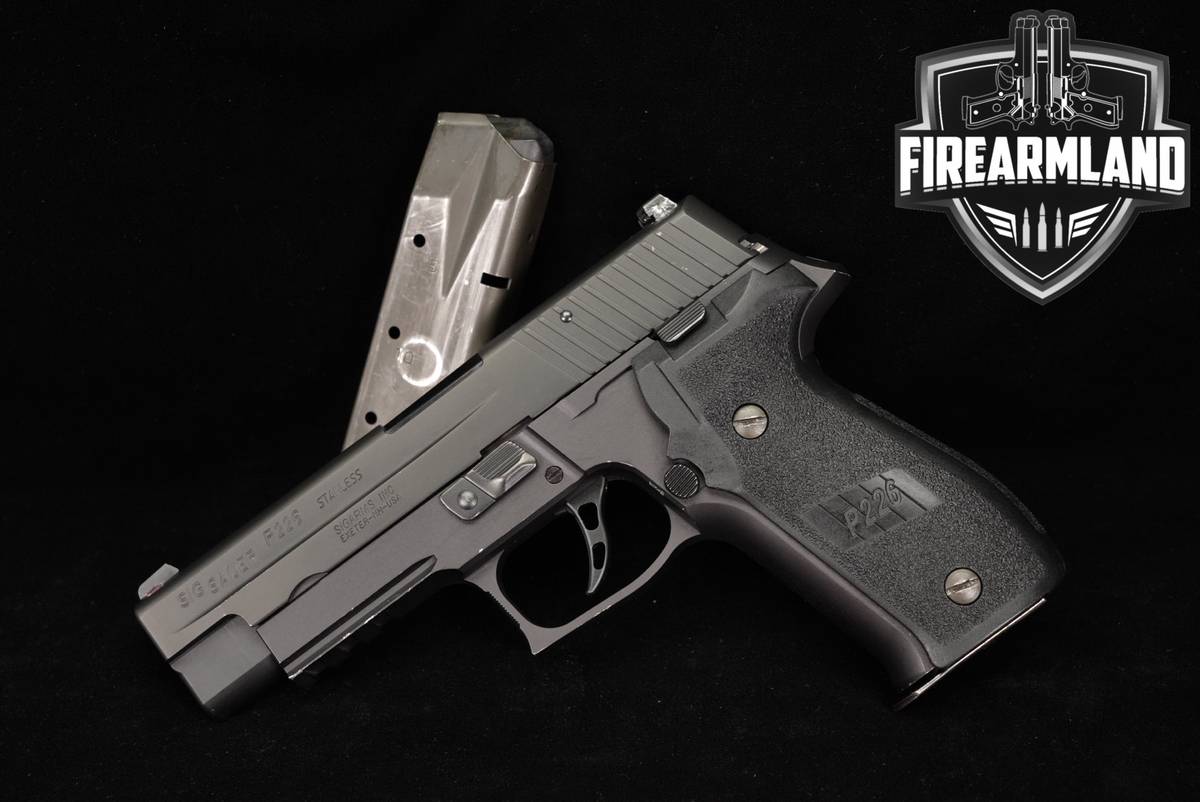 Sig Sauer P226 R 9mm 4.4" P 226 226R +2 MAGS