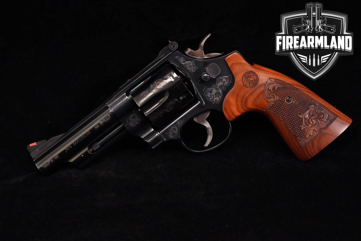 Smith & Wesson S&W Model 29-10 Classic Series Engraved 44-Magnum 4" OG-BOX
