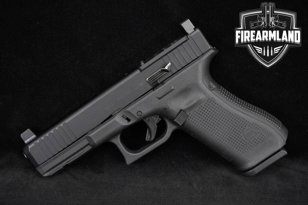 Glock G17 Gen5 MOS Front Serrations (FS) 9mm 4.49" +3 MAGS & ORIG CASE