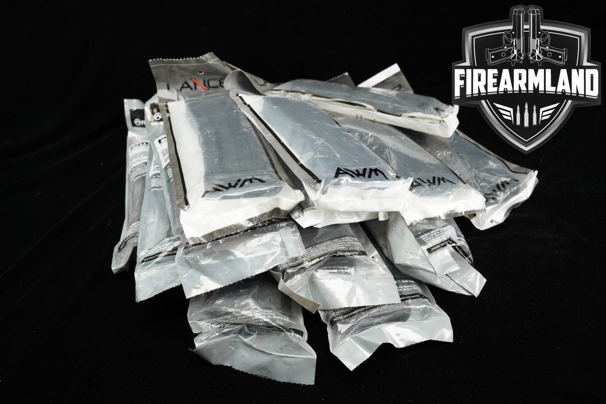 THIRTEEN (13) AR-15 30 Round Magazines 5.56mm AR15 Magpul & Lancer Mags