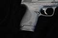 Smith & Wesson (S&W) M&P 40 Shield .40 S&W Black in Excellent Condition Image 3
