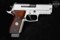 Sig Sauer P229 Elite Stainless .40 S&W Stainless Steel in Excellent Condition Image 3