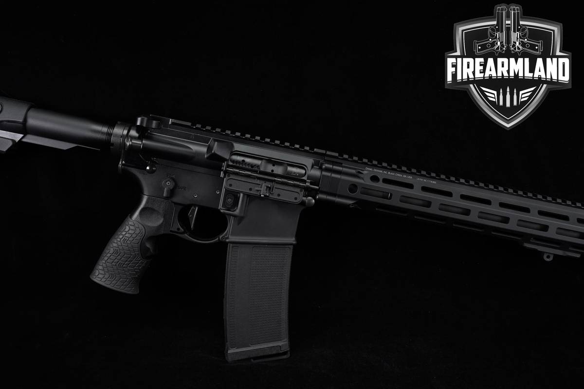 Daniel Defense DDM4 V7 Pro 5.56 NATO AR-15 AR15 18 +3 MAGS, CASE & GEISSELE