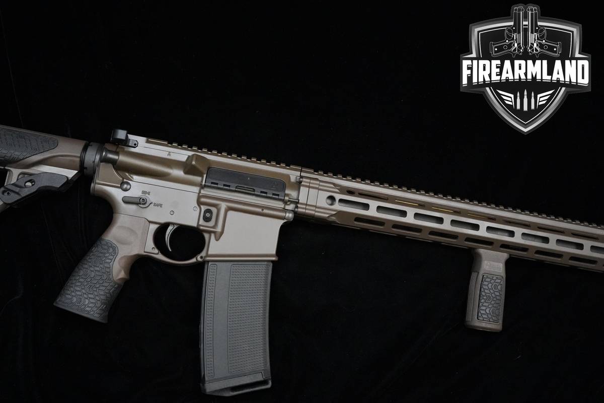 Daniel Defense DDM4-V7 5.56 NATO 16" DDM4-V7 DD-M4 DDM4V7 3MAGS & ORIG CASE