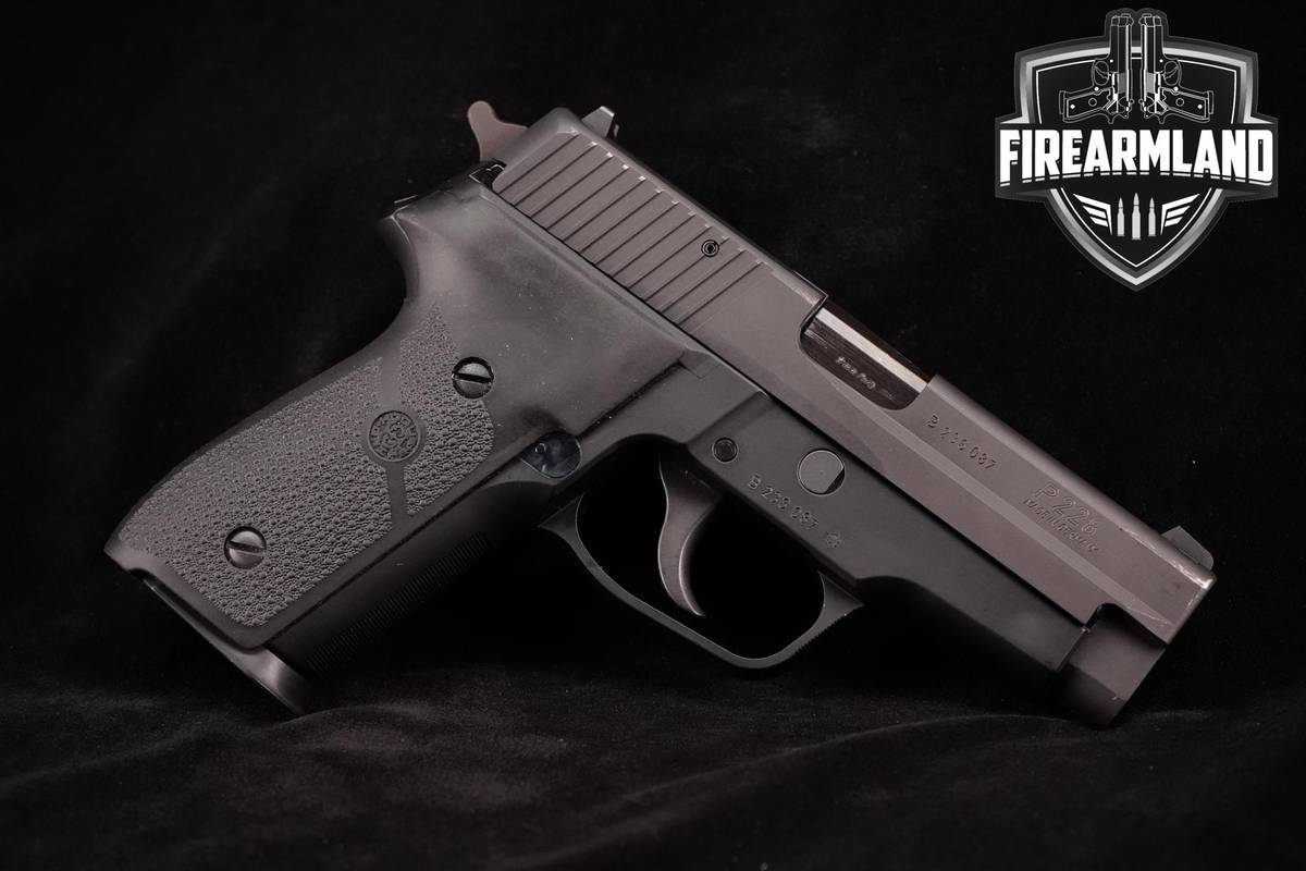 1996 Sig Sauer P228 9mm 3.9" P-228 +4 MAGS
