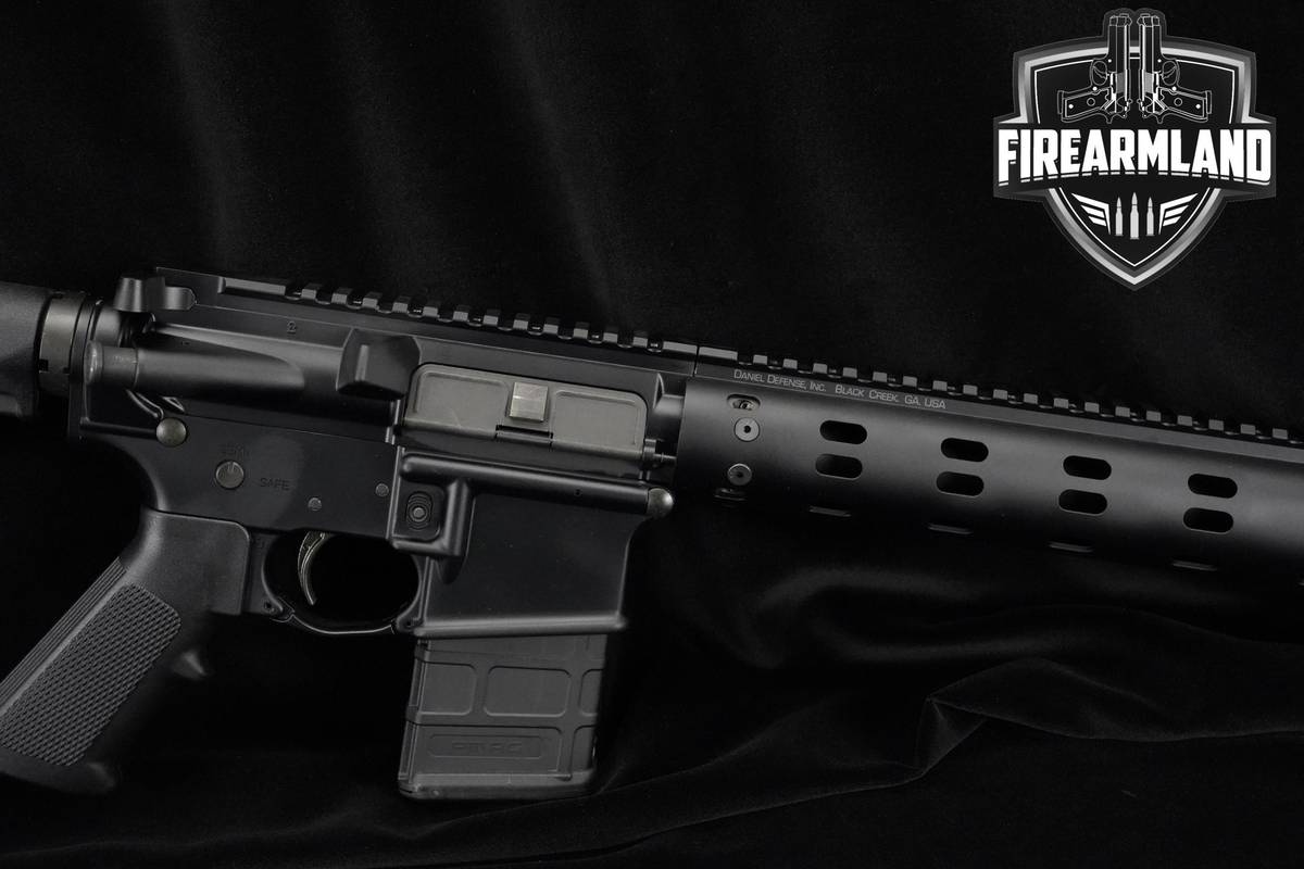 Daniel Defense DDM4V7 M4 Carbine 5.56 NATO 16" DDM4V7 +3 MAGS & ORIG CASE