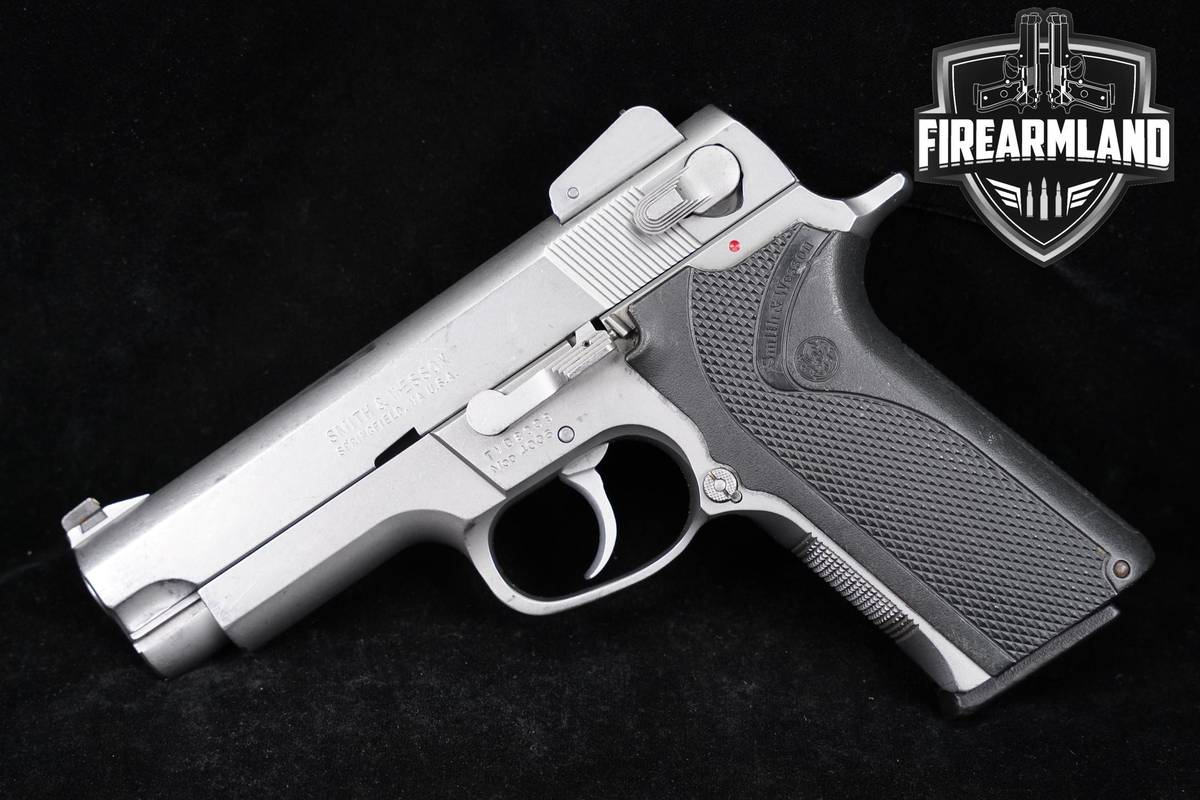 Smith & Wesson Model 4006 Third Generation 40S&W 4" Stainless +HOLSTER