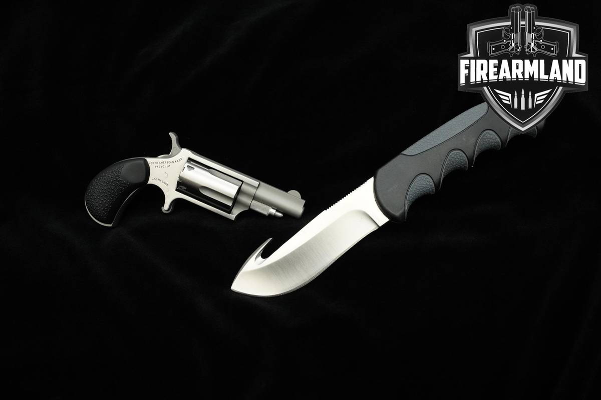 LIKE-NEW North American Arms NAA-22M CRKT Carry Package 22-Magnum NAA-22M 