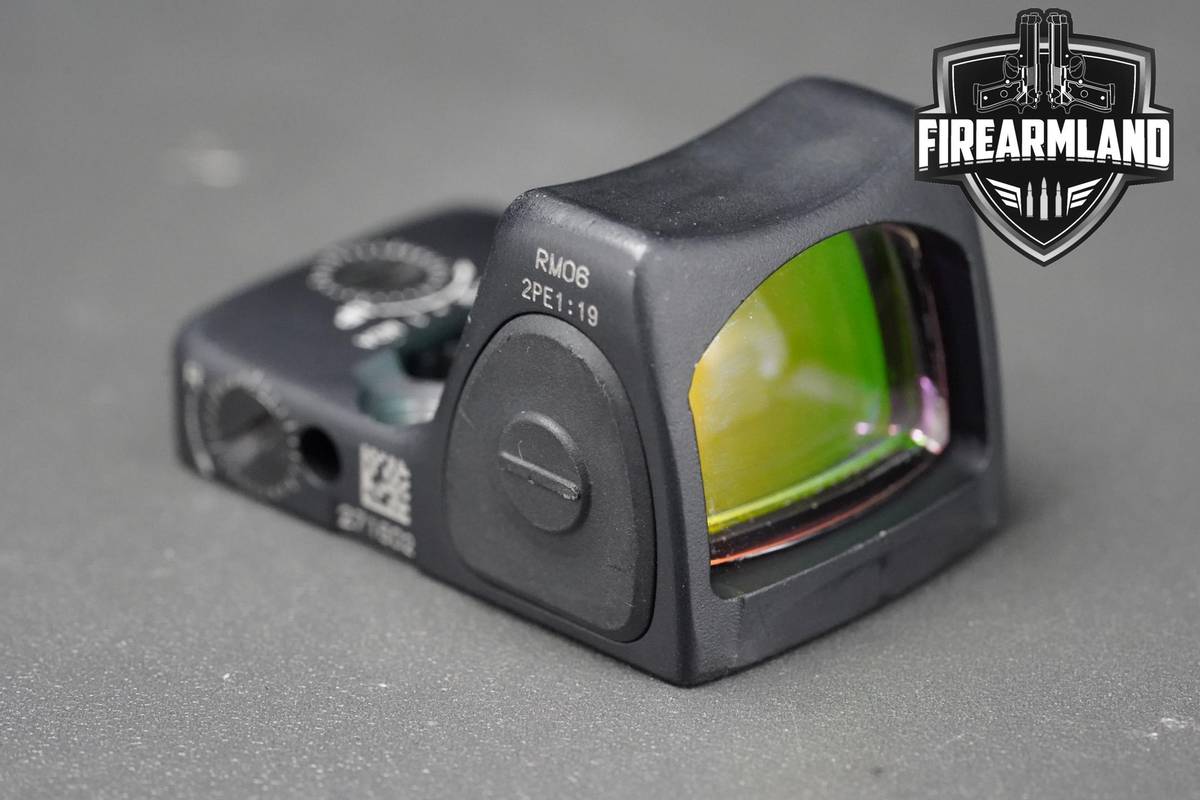 Trijicon RMR Type 2 3.25 MOA Trijicon RM06 Red Dot Sight