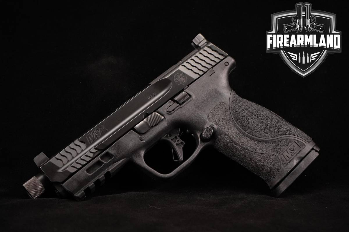 Smith & Wesson S&W M&P9 M2.0 9mm 5.0" Armornite M&P 9 +2 MAGS & ORIG CASE
