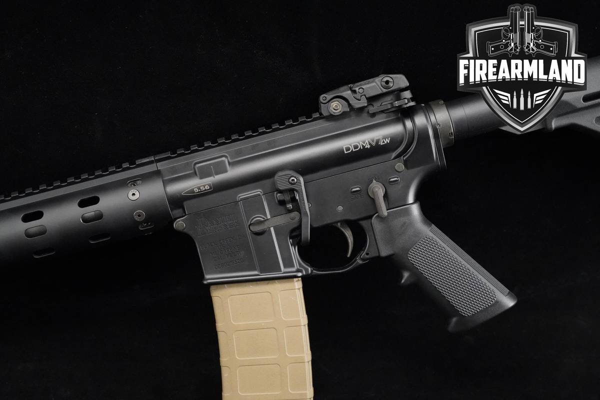 Daniel Defense M4 Carbine DDM4V7-LW 5.56 NATO Daniel DD-M4 DDM4-V7 AR-15