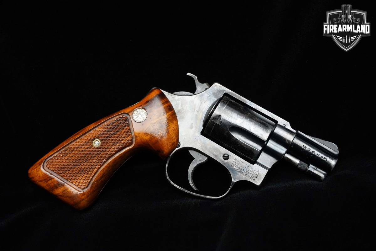 FIRST YEAR! 1957 Smith & Wesson Model 36 Chiefs Special 38SPL S&W 36 S&W 38