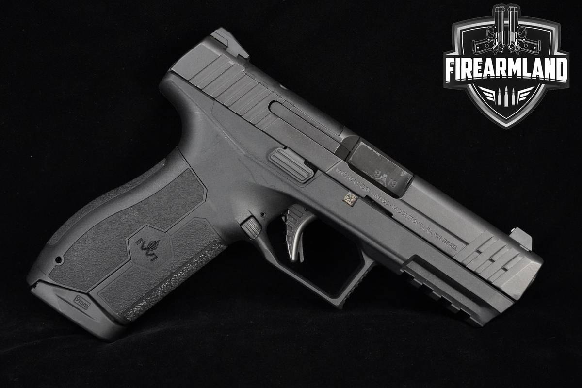Israel Weapon Industries (IWI) Masada 9mm 4" IWI Masada +2 MAGS & ORIG BOX