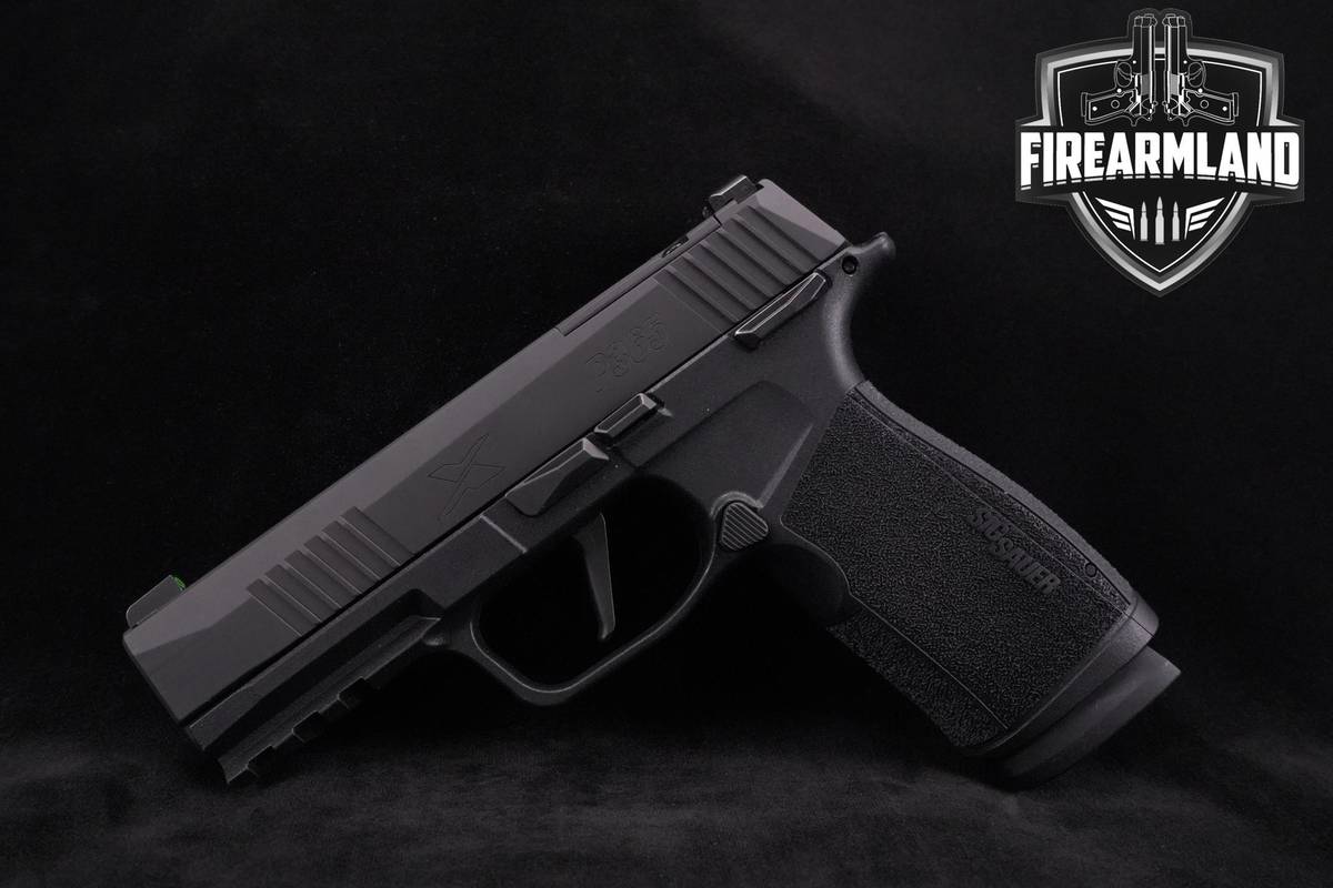 Sig Sauer P365 XMacro 9mm 3.7" Sig-Sauer P365 +2 MAGS, ORIG CASE & HOLSTER