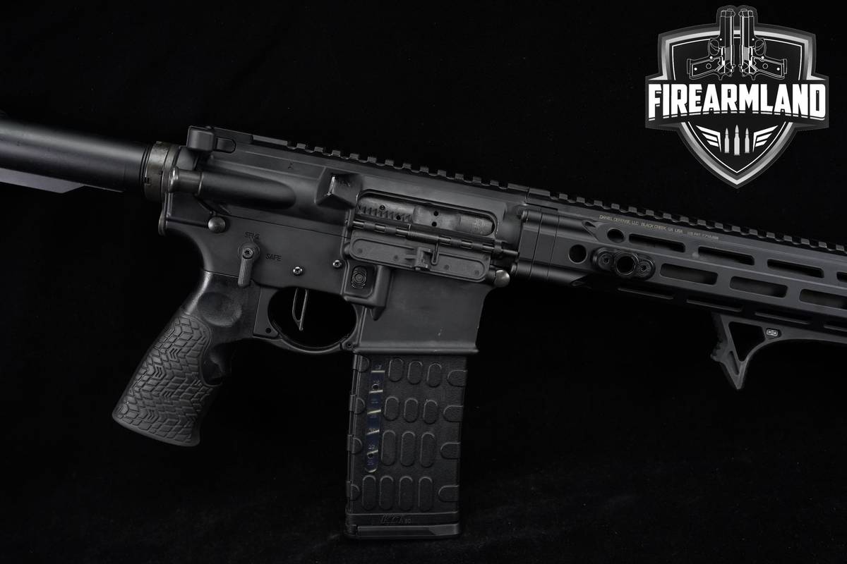 Daniel Defense DDM4 V7 Pro 5.56 NATO AR-15 AR15 18" Rifle +5 MAGS & OG CASE