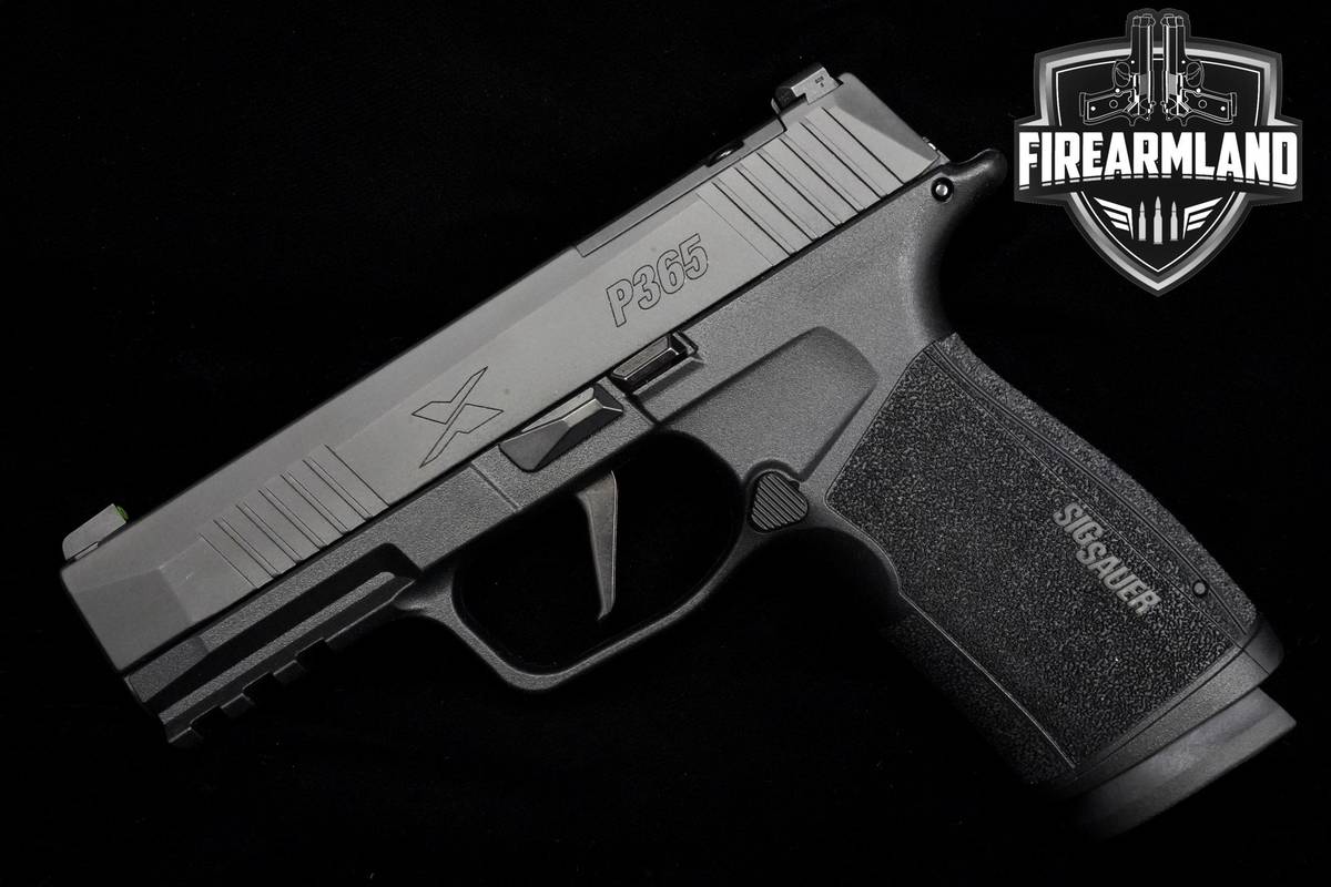 Sig Sauer P365 XMacro 9mm Sig-Sauer P365 P-365 X-Macro +4 MAGS & ORIG CASE