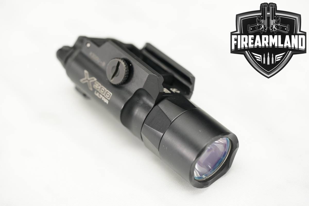 SureFire X300 Ultra X300U-B 1000 Lumens & 11,300 Candela Weapon Light X-300