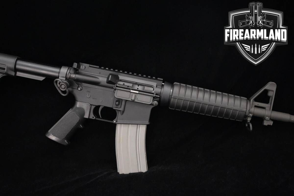 Bushmaster XM15-E2S 5.56 NATO AR-15 AR15 16" +4 MAGS