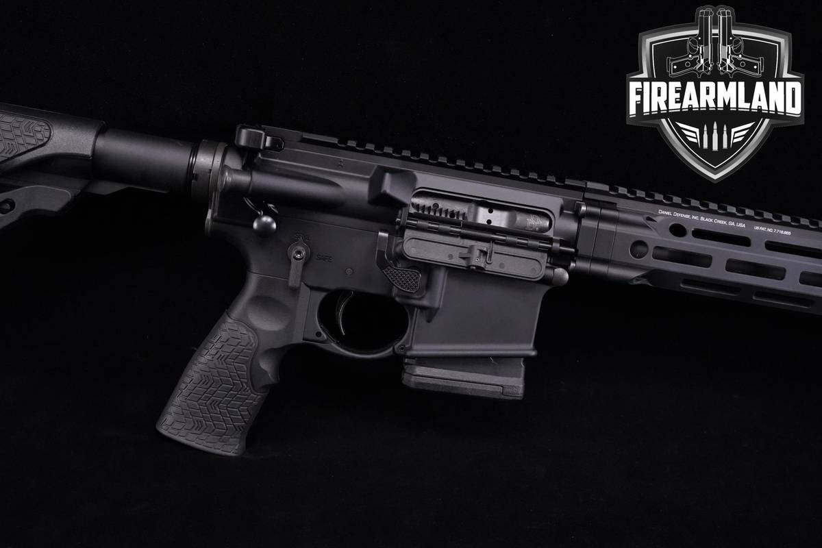 Daniel Defense DDM4 V7 5.56 NATO AR-15 AR15 DDM4V7