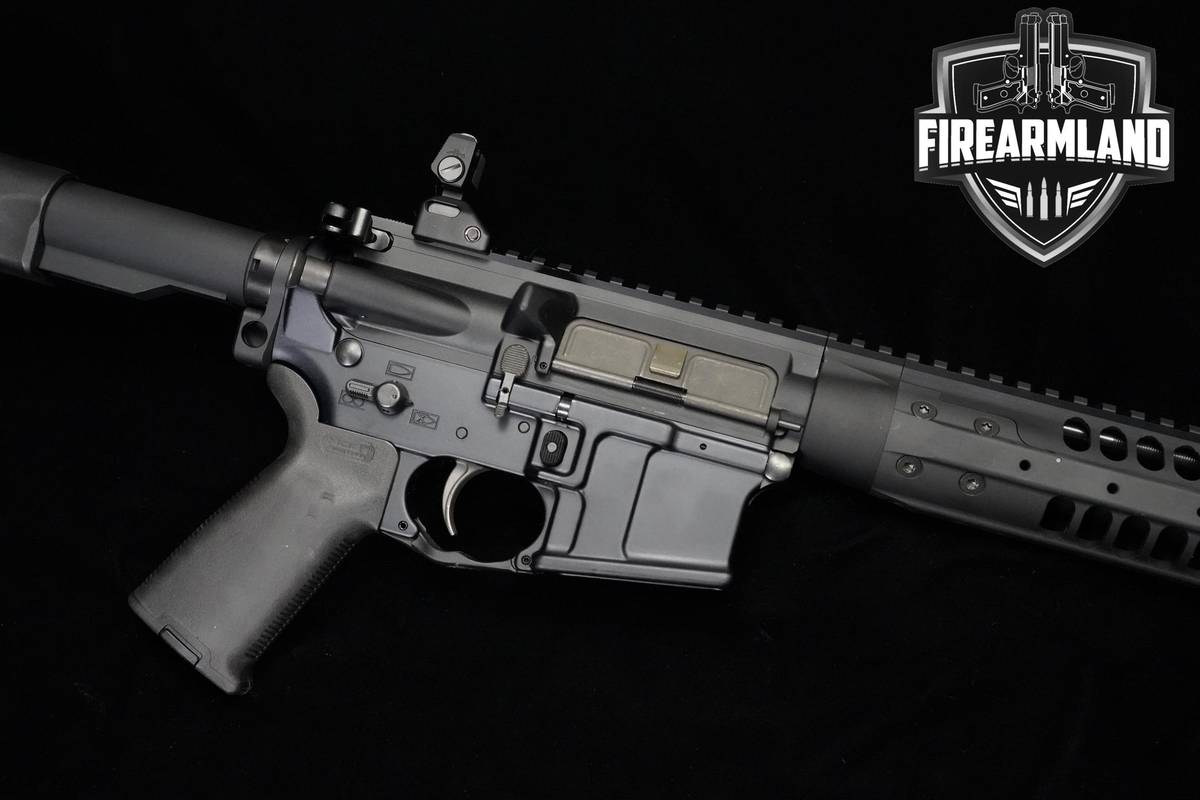 LIKE-NEW LWRC SIX8-SPR 6.8 SPC II 16" AR-15 AR15 AR LWRC AR15 AR-15