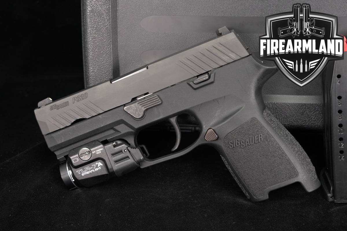Sig Sauer P320 Compact 9mm 3.9 P 320 +2 MAGS, TLR-7A LIGHT