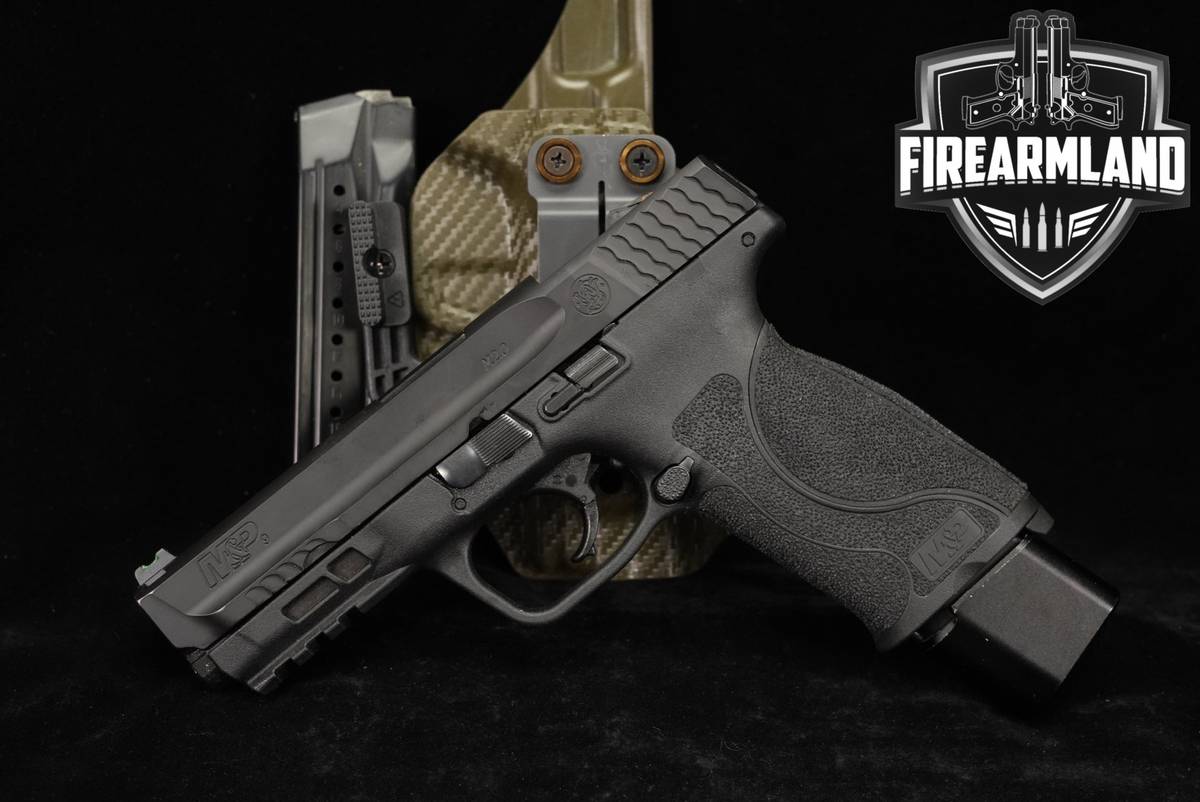 Smith & Wesson M&P9 M2.0 Full Size S&W 9mm 4.25" M&P-9 +2 MAGS & HOLSTER