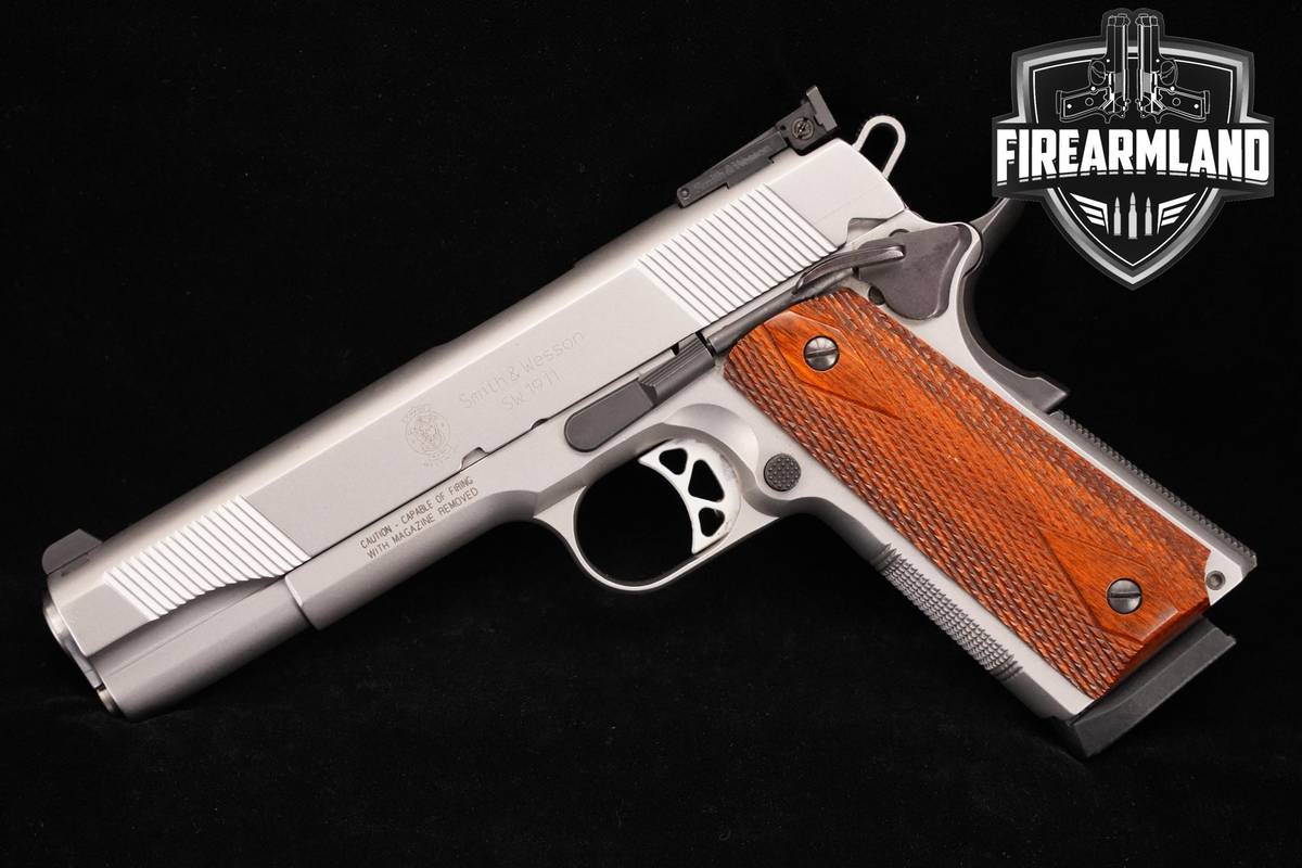 2007 Smith & Wesson S&W SW1911 45 ACP SW-1911 +3 MAGS, CASE & HOLSTER